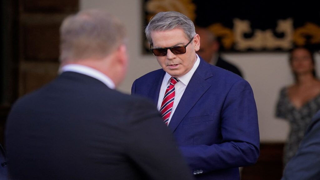 108198505-17578568032025-09-14t120451z_1471127964_rc2orgatn9oy_rtrmadp_0_usa-trump-tariffs-china.jpe