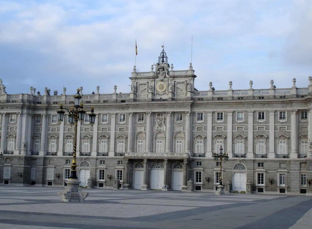 madrid-royal-palace-1215003.jpg